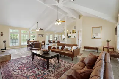 Image de Pool hammocks near Dripping Springs