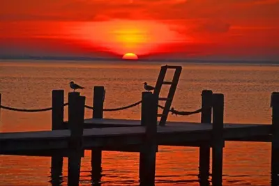 Image de New Waterfront! Drop Anchor on Brannocks Bay. An Amazing waterfront retreat!