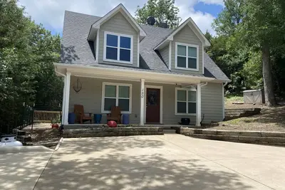 Image de Texoma Lake - Cozi 4 Bedroom Home in Tanglewood, 1 mile from Highport Marina