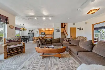 Image de Woodridge at Seven Springs - Spacious & Cozy 4 Br/4 Ba Mountaintop Condo