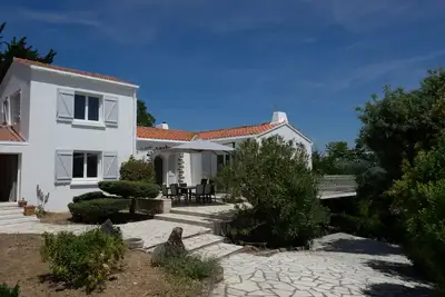 Image de Spacieuse villa, vue dégagée, grand jardin à 50m de la dune et 300m de la plage