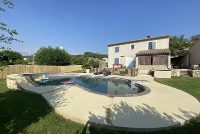 Image de Villa individuelle avec sa piscine et vue sur le Ventoux