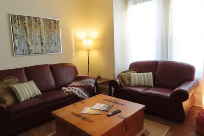 Image de Cozy Two-Story Apartment