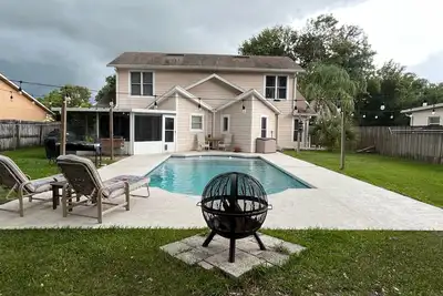 Image de Monthly Rental: Lakeshore Home w/ Private Pool. Easy access to Theme Parks.