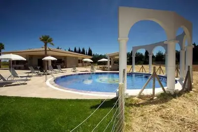 Image de Beautiful country house with pool for 6 people