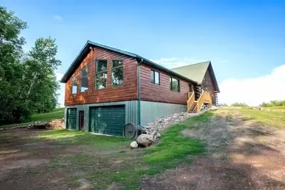Image de Private Log Home With Sauna and Hot Tub