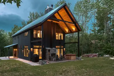 Image de Exquisite Rustic Modern Ski Haus Right on Mt Abram Bike Park