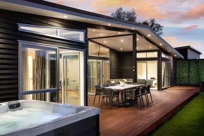 Image de 15e · Wind Down on Esther, Martinborough