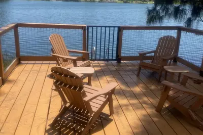 Image de South Miami Oasis with lake views! Short drive to beach!