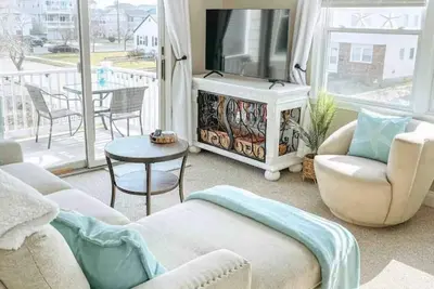Image de Beautiful Brigantine condo with patio deck & 1. 5 block away from the beach!