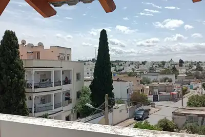 Image de Bel chambre + Wc douche eau chaude avec terrasse vue grandiose  Tunis  de transp