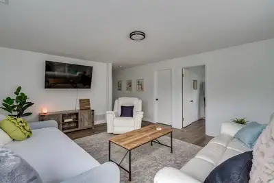 Image de Modern & Spacious Clayton Apt - Near Water & Shops