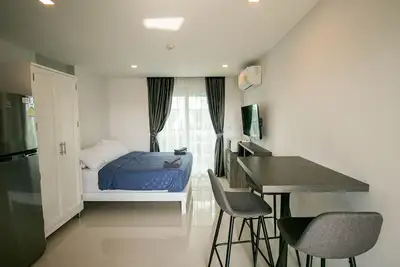 Image de Beach living Studio, Balcony, Wi-fi and Kitchen
