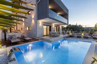 Image de Villa Todo with heated pool and jacuzzi