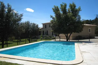 Image de Villa moderne avec piscine à L'Isle-sur-la-Sorgue