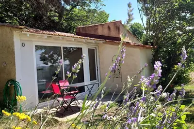 Image de Dépendance d'une bastide provençale