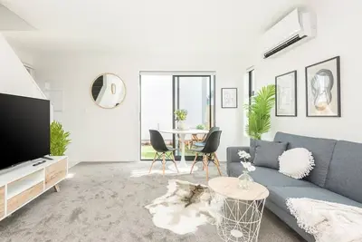 Image de Ocean Is Just Around The Corner