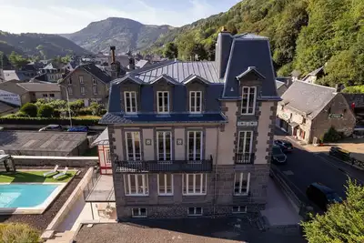 Gîte de Charme avec Piscine privée couverte et chauffée