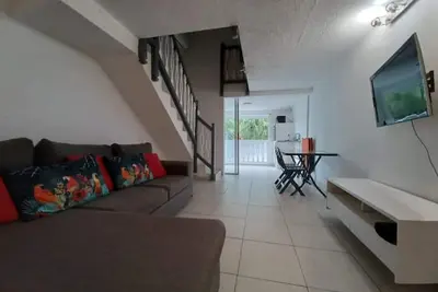 Image de Charmant appartement avec piscine.