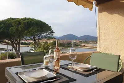 T2 très calme, grande terrasse vue mer, Golfe de Saint Tropez