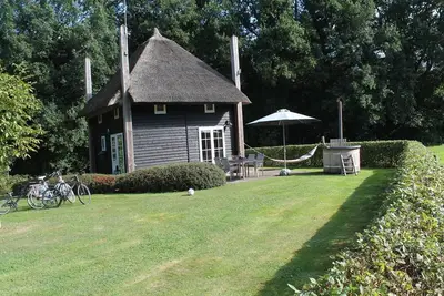 Image de Authentique grange avec ou sans jacuzzi, près de la réserve naturelle