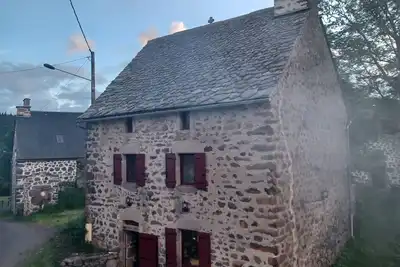 Image de maison restaurée: \"Lou Cantou des randonneurs\", proche de sentiers de randonnées