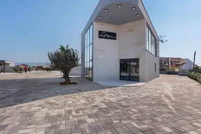 Image de Maison à Vir avec piscine et sauna