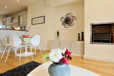 Image de Elegant City Centre Regency Townhouse with Patio