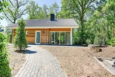 Image de Maison à Reutum avec Jacuzzi & Vue Forêt