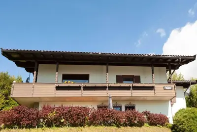 Image de Holzwohnung Ă St. Johann au Tyrol avec terrasse