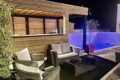 Image de Location vacances avec piscine et terrain de pétanque