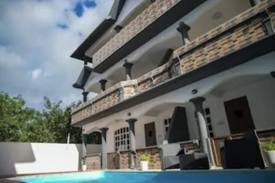 Image de Entire Villa Canne Rouge