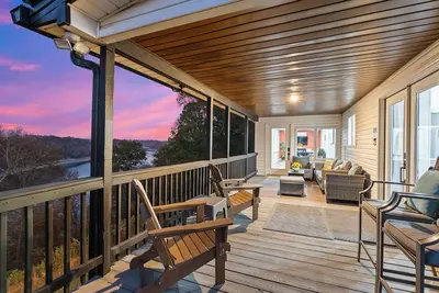 Image de Somerset Lakeview Living