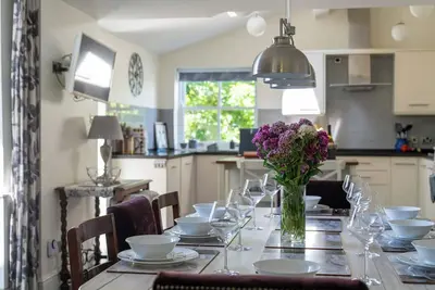 Image de Hillcote - stunning house, garden, parking, 2 lounges, superking beds. Cornwall.