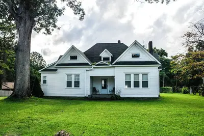 Image de We Are Currently Not Accepting Any Reservations Past July 31