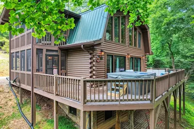 Image de Bear Claw -Log Cabin-Hot Tub-Pool Table