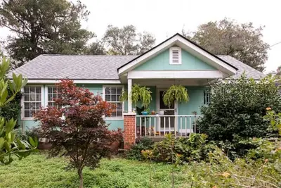 Image de Charming Bungalow in a Quaint Neighborhood