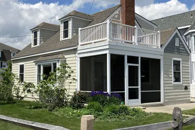 Image de Corner Cottage 2 blocks from the beach!