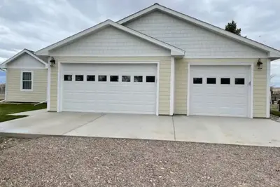 Image de Entire house in the quiet town of Fort Shaw