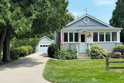 Image de Classic Cottage in the Heart of Leland