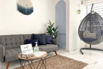 Image de Modern/boho apartment for a beach weekend getaway