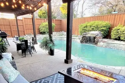 Image de Pool & Ping-Pong Large Family Vacation Home