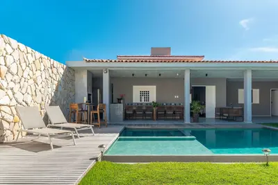 Image de Casa Rc: hot tub, infinity pool, services included, next to the sea
