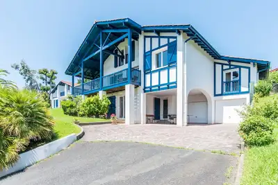 Image de Villa d'exception avec piscine et vue Pyrénées 6 chambres