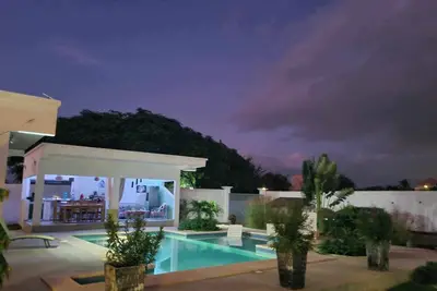 Image de Près bord de mer, sur la petite côte ngaparou/somone Chambre pool house piscine