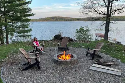 Image de Amazing Lakefront Getaway!