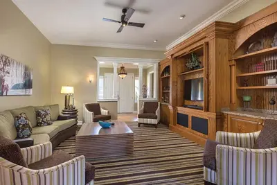 Image de 4 Bedroom Presidential Suite w/ Fully Kitchen in Great Smoky Mountains! !