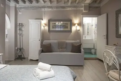 Image de Au coeur de Lucca dans le centre historique, appartement élégant et calme