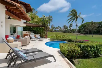 Image de Beautiful Mexican style house with golf and ocean views / Sleep 8 / Cook incl.
