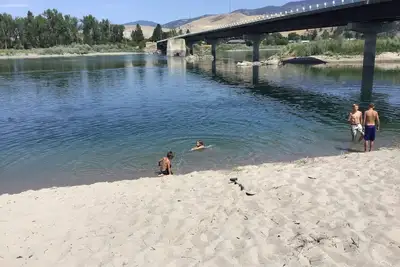 Image de Rv hookup in small Montana town next to city park Address: 202 Oak